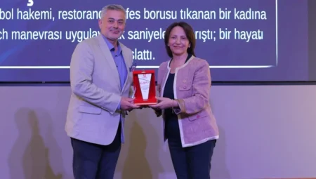 CHP Milletvekili Aliye Timisi Ersever, Merhamet ve Emek Ödül Töreni’nde Konuştu: ‘Merhamet, Artık Lüks Değil; Zarurî Bir İhtiyaçtır’